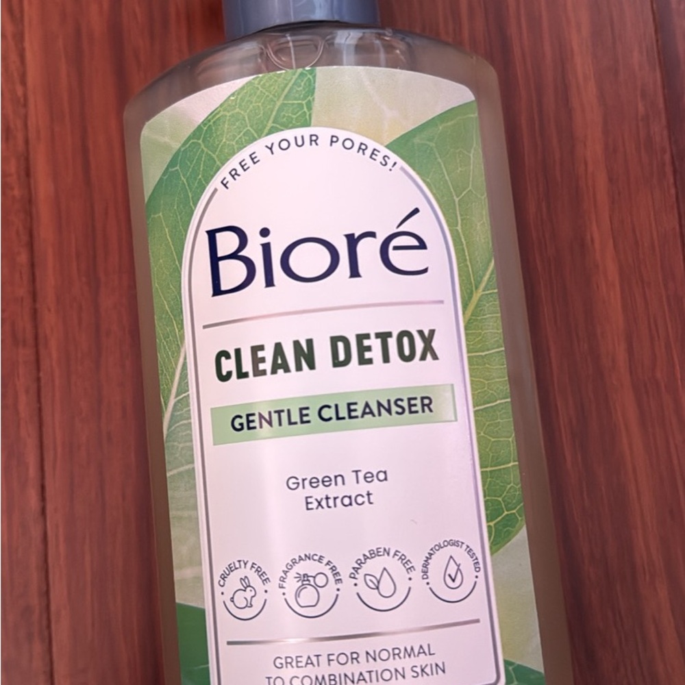 Clean Detox Gentle Cleanser - Green